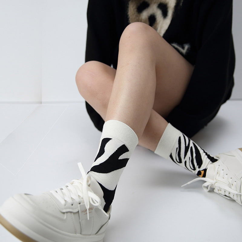 Left And Right Feet Kitten Stripes Asymmetric Long Socks