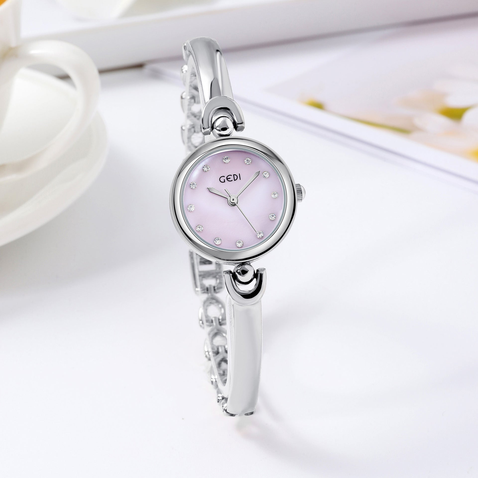 Simple Design Small Exquisite Round Dial Bangle Watch Quartz Watch